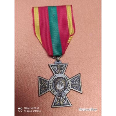 MEDAILLE CROIX DU COMBATTANT VOLONTAIRE RUBAN 39 45 Médailles