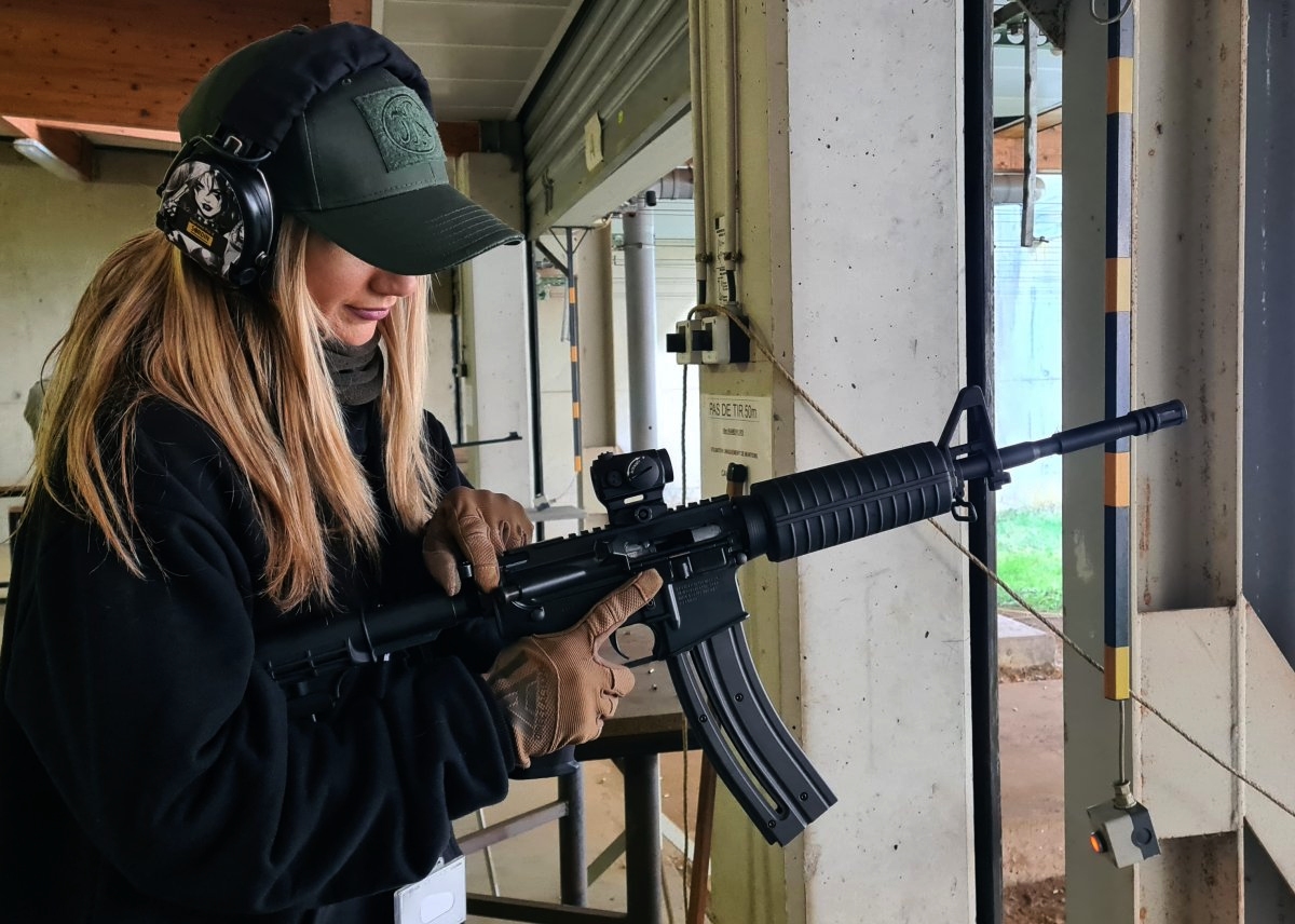 Le levier d'armement de l'ar-22 COLT