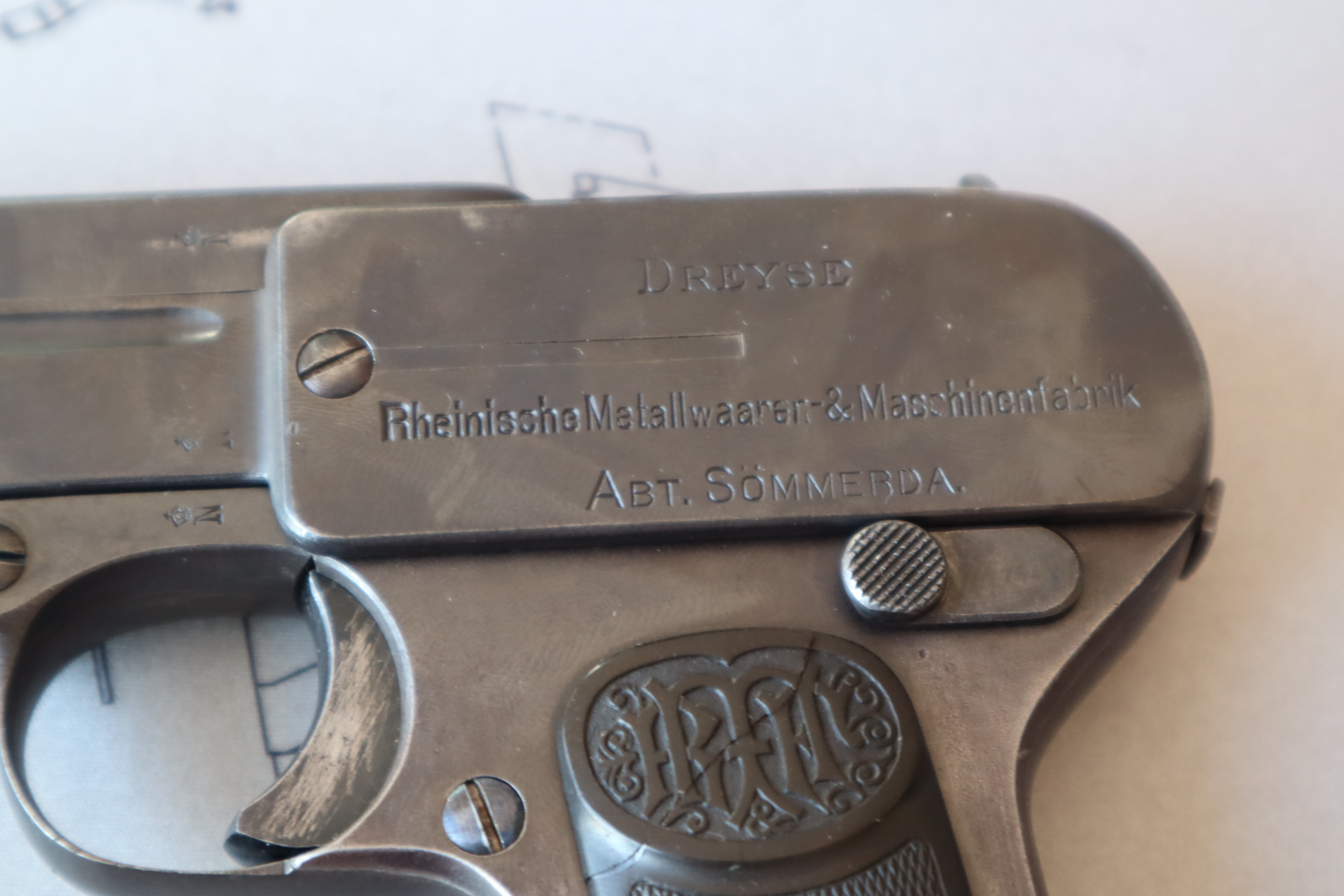 les marquages du pistolet