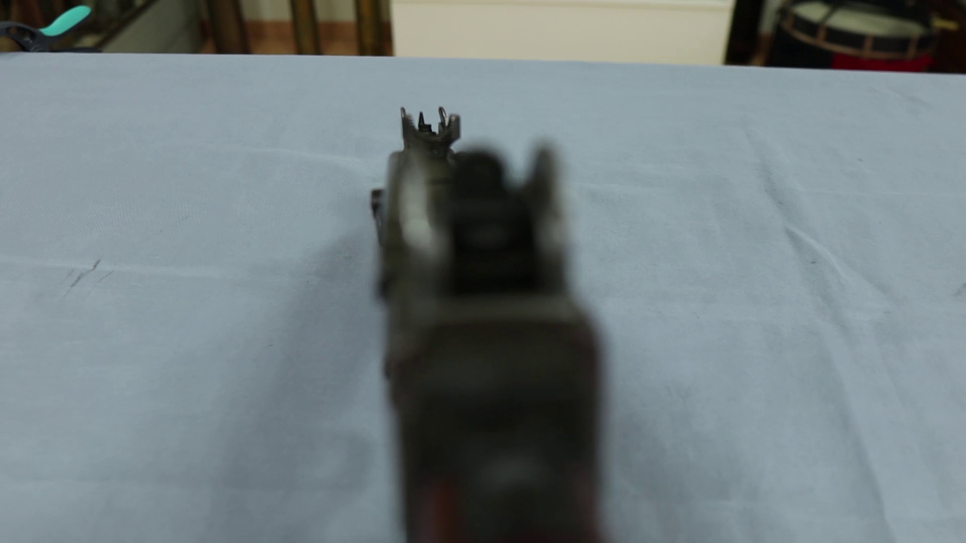 Le guidon épais d'UZI
