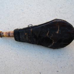 POIRE a poudre sans doute 18°siecle