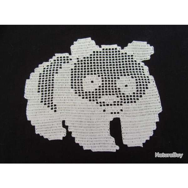 Dcoration textile , napperon "Panda "  Linge de table. (1)