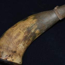 CORNE A POUDRE AMERICAINE GRAVEE-AMERICAN ENGRAVED POWDER HORN-TRAPPEUR-NORTH AMERICA ETHNIC-XVIII°