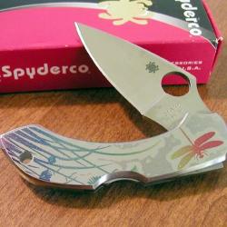 Couteau SPYDERCO Stainless DRAGONFLY TATTOO SC28PT Manche métal