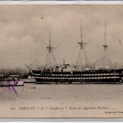 CPA - LORIENT - Le " Caledonie " École des Apprenties -Fusiliers  N°1045