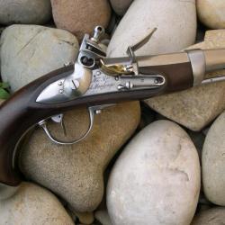 RARE Pistolet réglementaire Français de Gendarmerie Modéle 1822 a silex