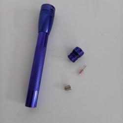 Lampe de poche mini Maglite classique Krypton, violette