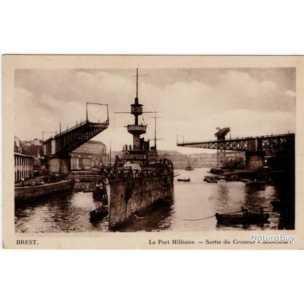 CPA - BREST -Le Port Militaire - Sortie du Croiseur " Montcalm "N1230