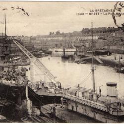 CPA - Marine Militaire - LA BRETAGNE " Brest- Port Militaire - N°092