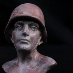 Buste d'un soldat Allemand en résine et plâtre (H: 12 cm) Photos ci-dessous