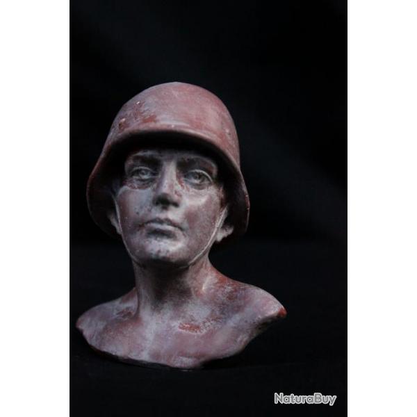 Buste d'un soldat Allemand en rsine et pltre (H: 12 cm) Photos ci-dessous