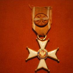 Décoration Polonaise Croix d'Officier de la Polonia Restituta