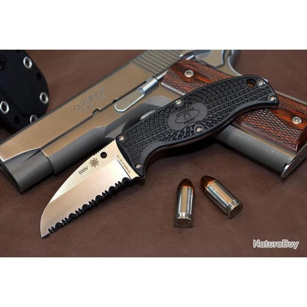 Couteau Spyderco Enuff Serrated Lame Acier VG-10 Manche FRN Made In Japan SCFB31SBK