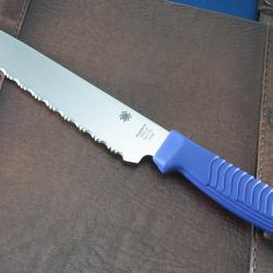 Couteau Spyderco Kitchen Utility Knife Serrated Acier MBS-26 polypropylène Made In Japan SCK04SBL