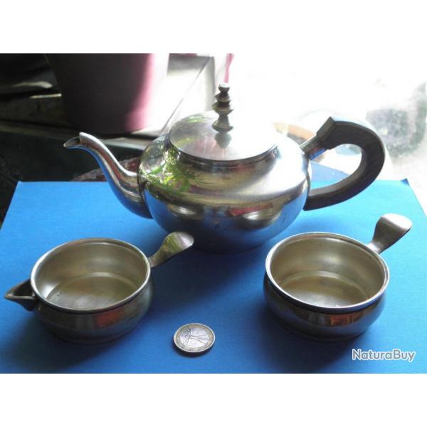 antique service a th plaque argent clibataires Thire Bachelors Teapot