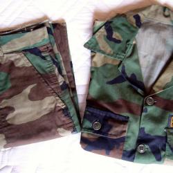 Veste et pantalon camouflés armée Équateur.