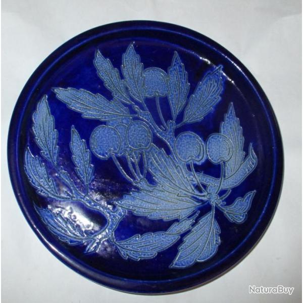 ASSIETTE EN GRES D' ALSACE CLAUDE SCHMITTER .