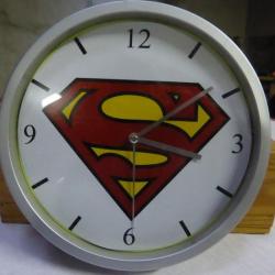 Horloge pendule 20 cms SUPERMAN ( décor cadeau KDO DKO )