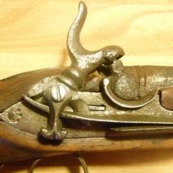 Fusils à  Miquelet XVIIIème----  (échange contre un pistolet à silex)