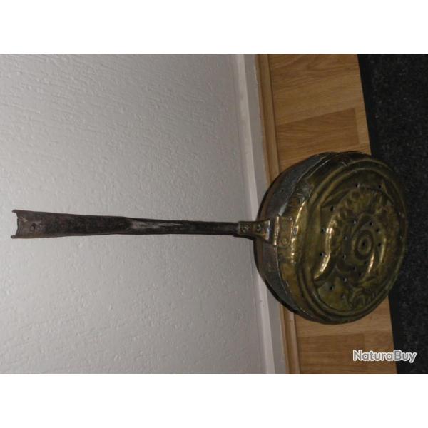 bassinoire tres ancienne(cuivre)