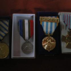 Lot de 4 Médailles