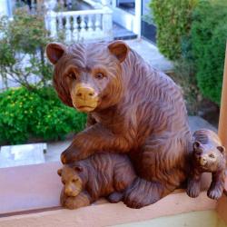 Famille ours sculptée