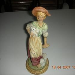 Statuette