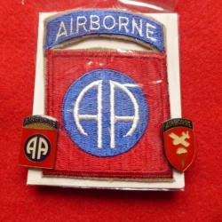 Insigne de la 82e division aéroportée et deux pins de la division.