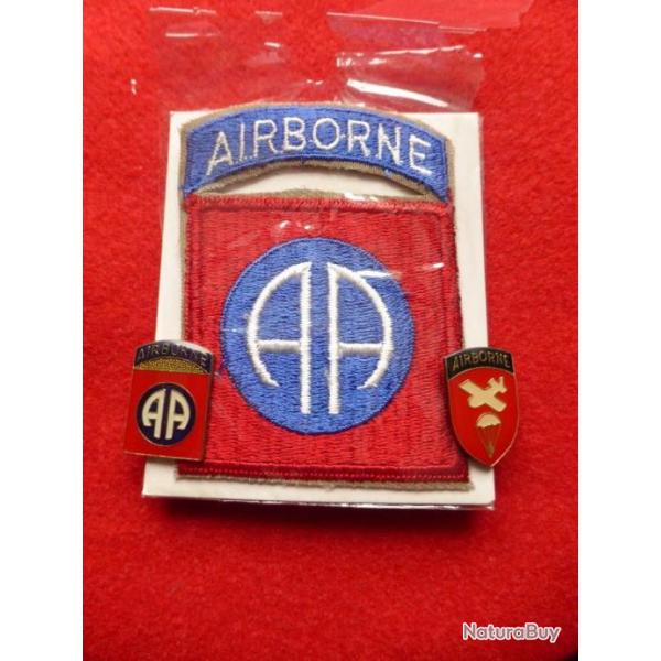 Insigne de la 82e division aroporte et deux pins de la division.