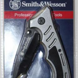 Couteau Smith&Wesson Extreme Ops Acier Inox Serrated Manche Aluminium SWA16CP