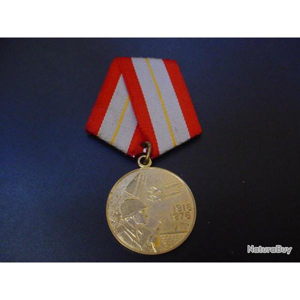 Belle mdaille de l' URSS du 60 eme anniversaire des forces armes sovitiques 1918 - 1978.
