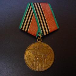 Belle Médaille URSS  du 40 eme anniversaire de la fin de la guerre 1945 - 1985.