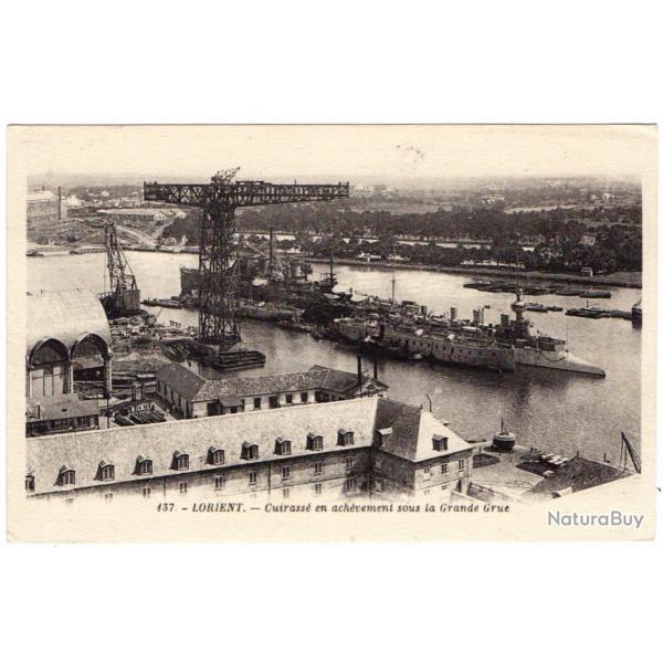CPA - Marine Militaire- LORIENT -Cuirasse en achvement sous la Grande Grue N1269