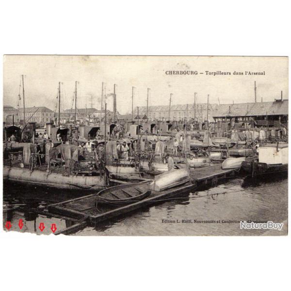 CPA- Marine Militaire - CHERBOURG -Torpilleurs dans l'Arsenal N1372