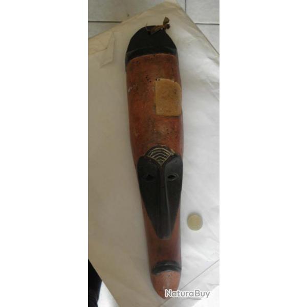 antique masque africain en bois, fait main..1