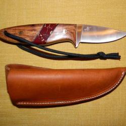 Couteau Hilmar modèle unique série Outdoor manche bois de fer jaspe-or