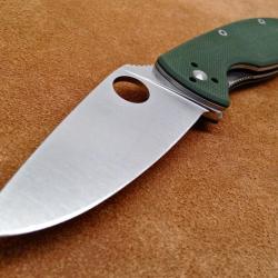 Couteau Spyderco Tenacious Green Acier 8Cr13MoV Plain Edge Manche Green G-10 SC122GPGR