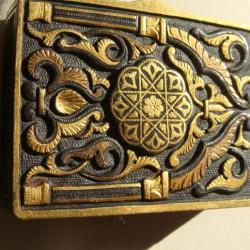 ARTILLERIE,CANON ,FUSIL,PISTOLET, SUPERBE  BOITE D'ALLUMETTE D'ARTILLEUR ,TOLEDO OR,DAMASQUINAGE