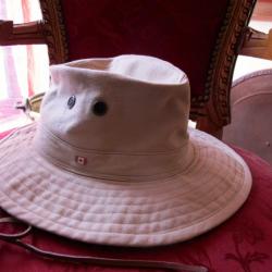 chapeau de Brousse