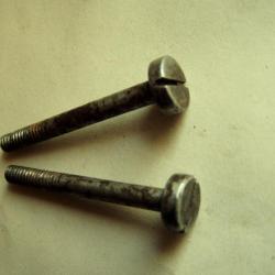 2 vis de platine de pistolet r&eacute;glementaire de cavalerie mod&egrave;le 1816  - 1822. ou T .