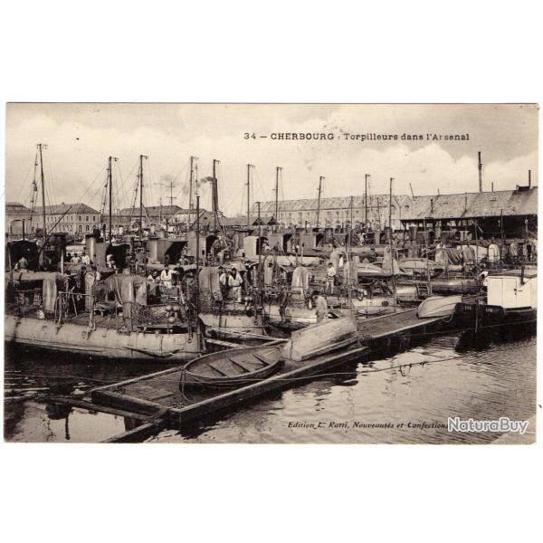 CPA - Marine Militaire -CHERBOURG - Torpilleurs dans l'Arsenal -N1360