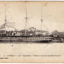 CPA - LORIENT -Le " Calédonien " bâtiment école des Apprentis-Fusiliers  N°1208