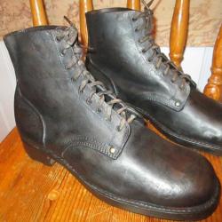 BRODEQUINS TROUPE A CLOUS (Taille 46)  NEUF de stock  !!!MODEL 1945 DATES 1952 INDOCHINE et Alg&eacute;rie