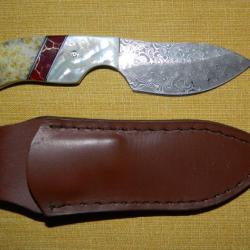 Couteau Hilmar modèle unique San Mai manche nacre jaspe-or corail inserts argent