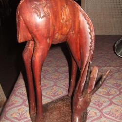 Sculpture ancienne  antilope en bois de tek