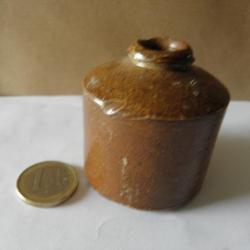 antique petite bouteille d'encre (vide) en gres