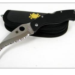 Couteau SPYDERCO Civilian Lame acier VG-10 SERRATED Manche Black G-10 Made In Japan SC12GS