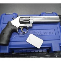 REVOLVER SMITH & WESSON 617 CANON DE 6 " EN 22 LR