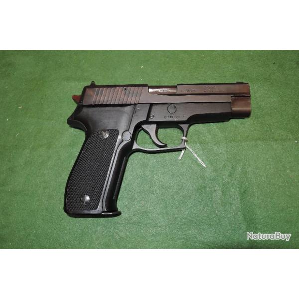 SIG SAUER P226 ancien modle (fabrication West Germany) avec hausse fixe admissible au T.A.R