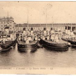 CPA - Marine Militaire -CHERBOURG - L'Arsenal - La Défense Mobile-N°1350